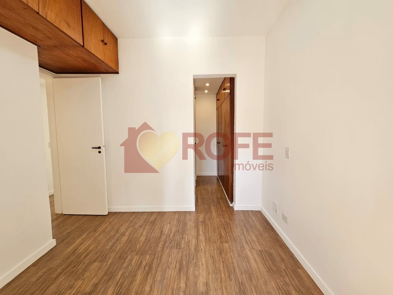 Via Due Macelli, venda, 2 quar