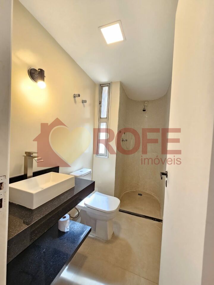 Via Due Macelli, venda, 2 quar