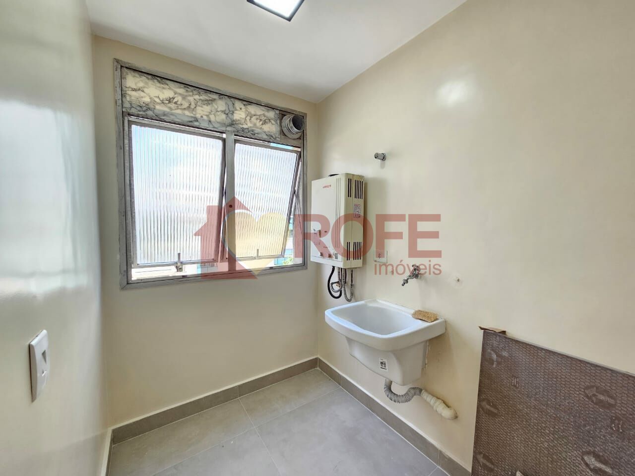 Via Due Macelli, venda, 2 quar