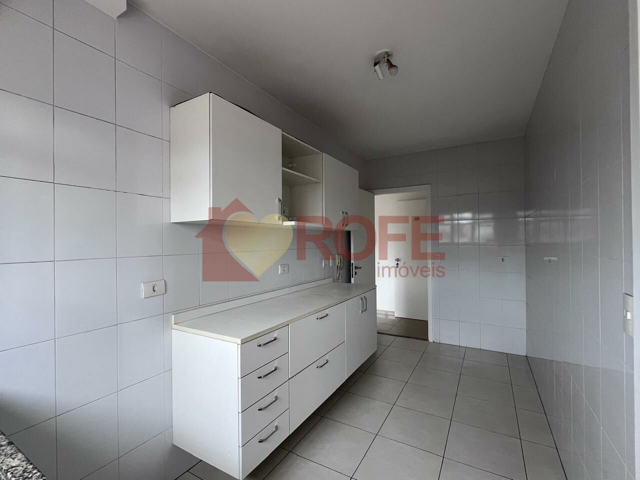 Foto 8 - RF47842
