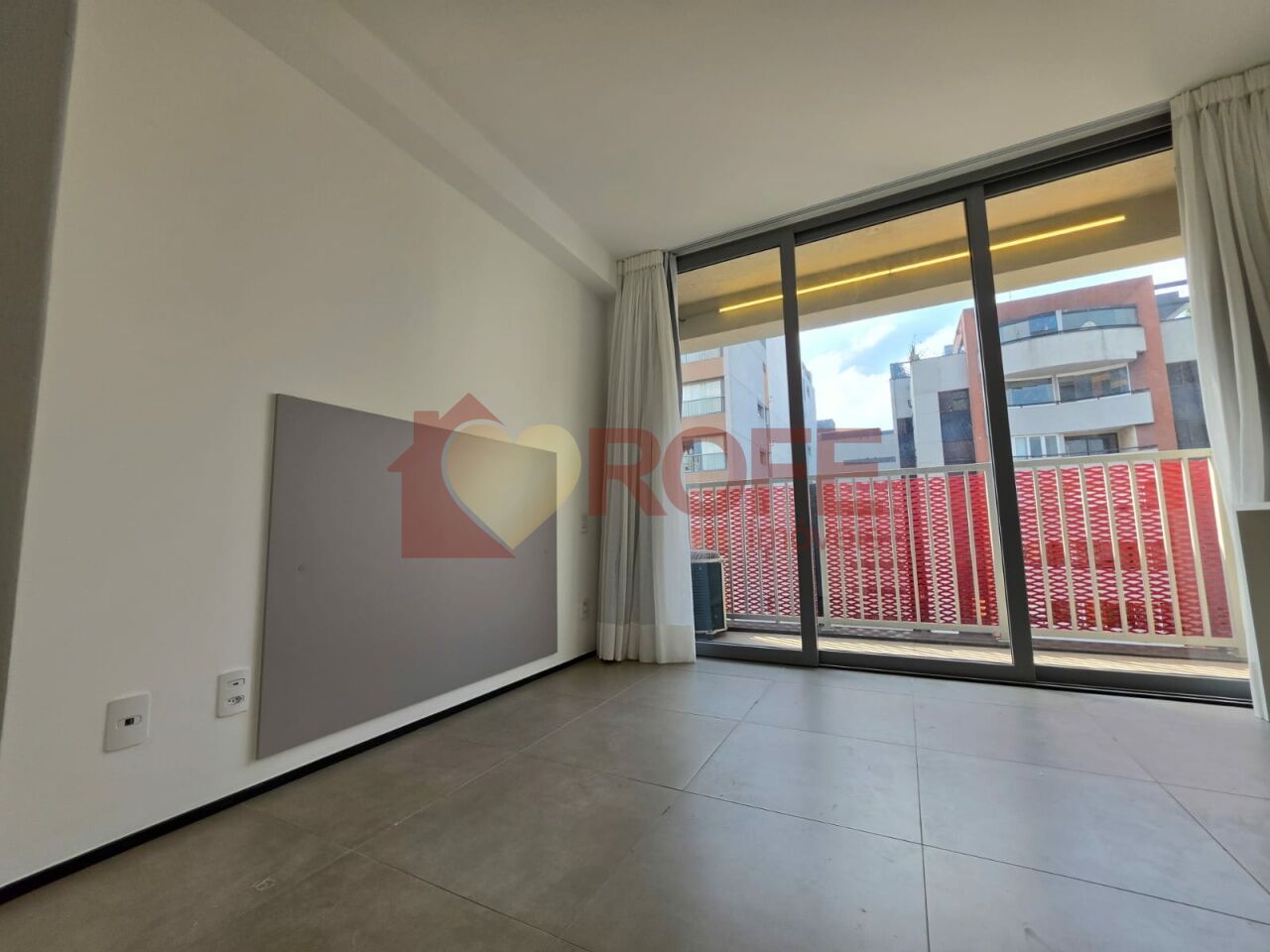 Foto 3 - RF48256