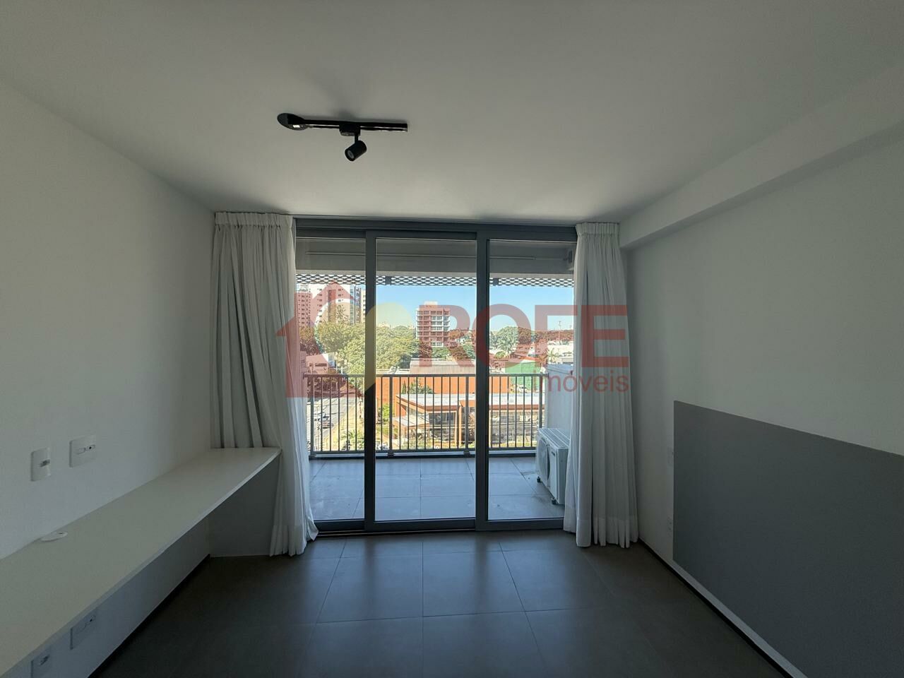 Foto 2 - RF48264