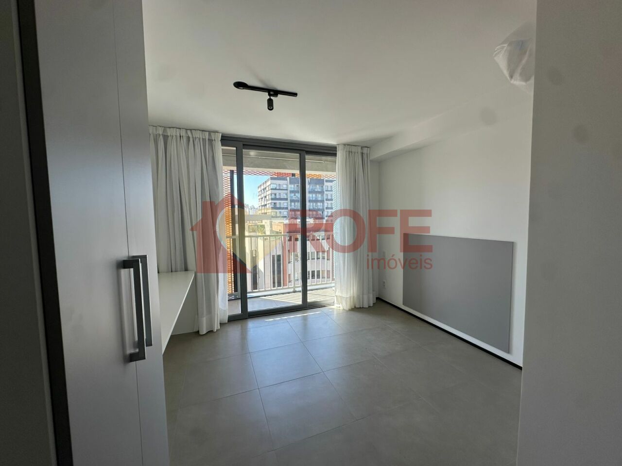 Foto 4 - RF48270