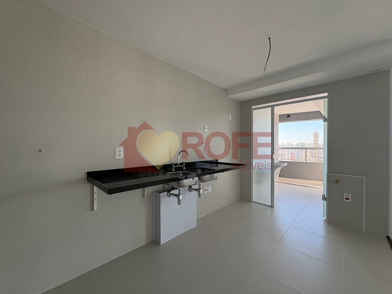 Foto 3 - RF48390