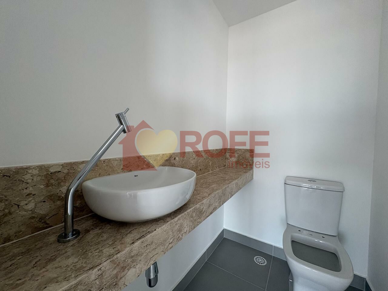 Foto 11 - RF48390