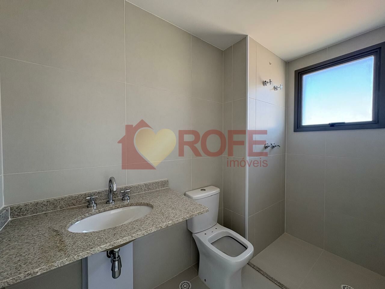 Foto 13 - RF48390