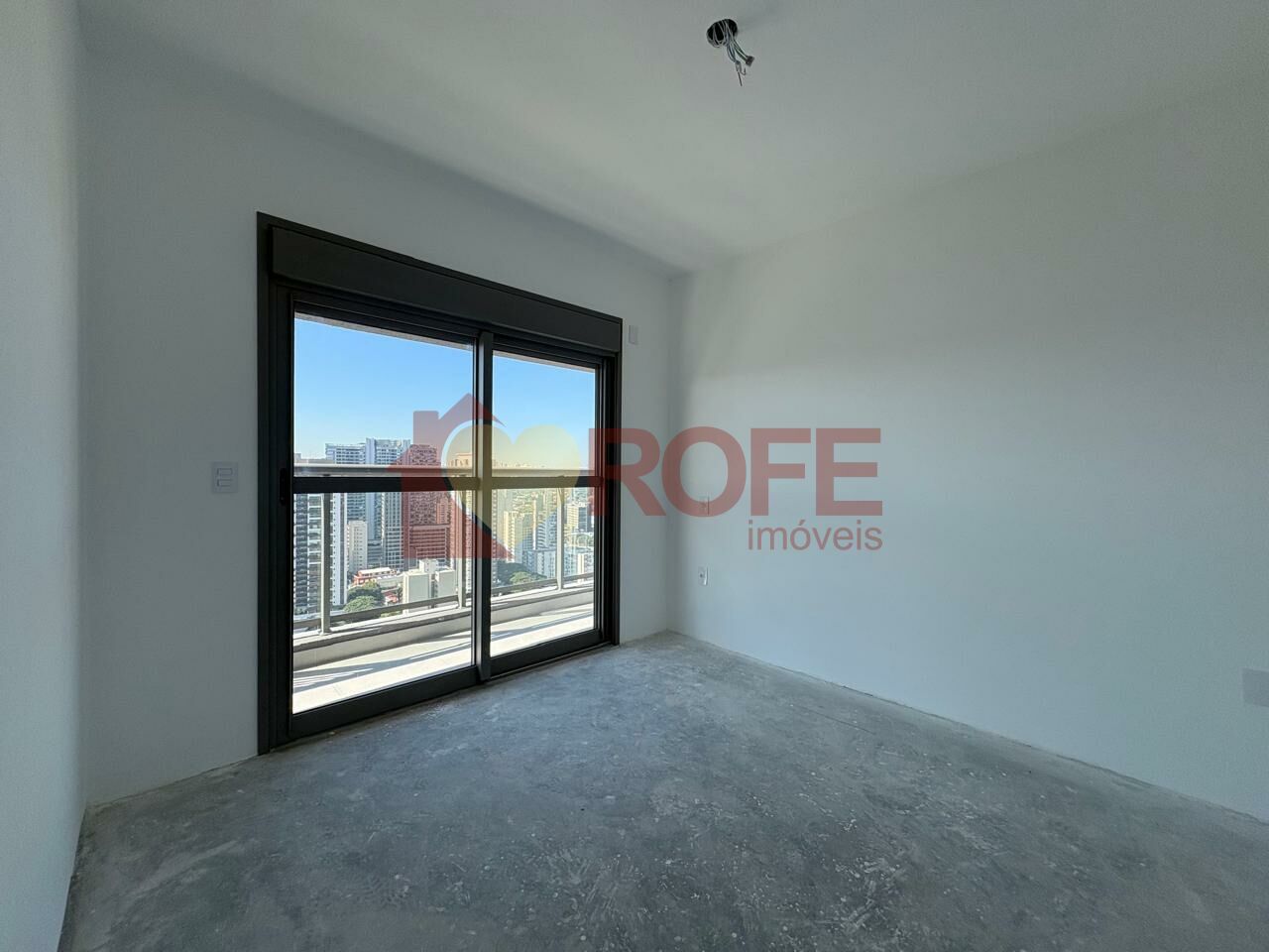 Foto 4 - RF48390