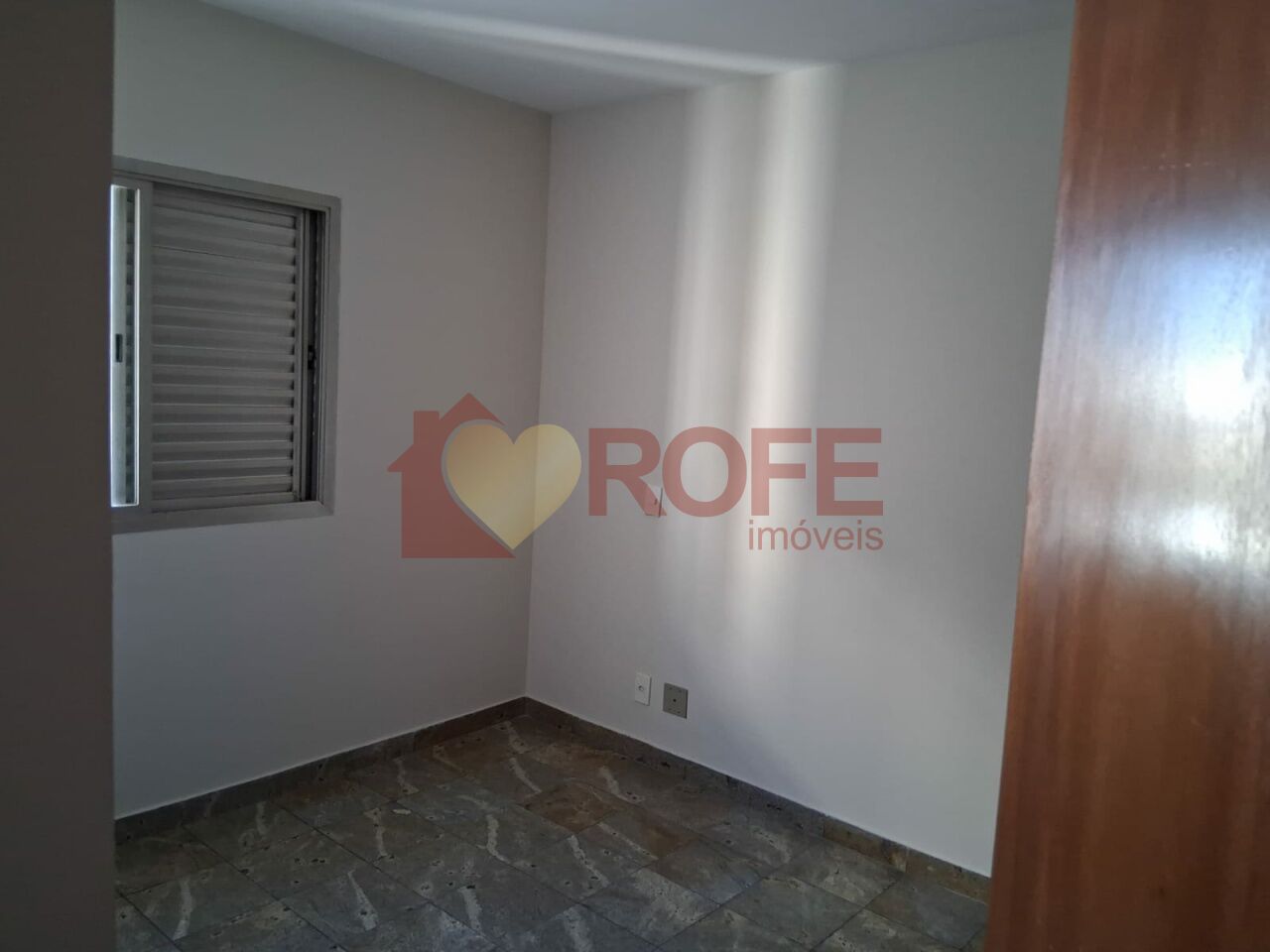 Foto 8 - RF48400