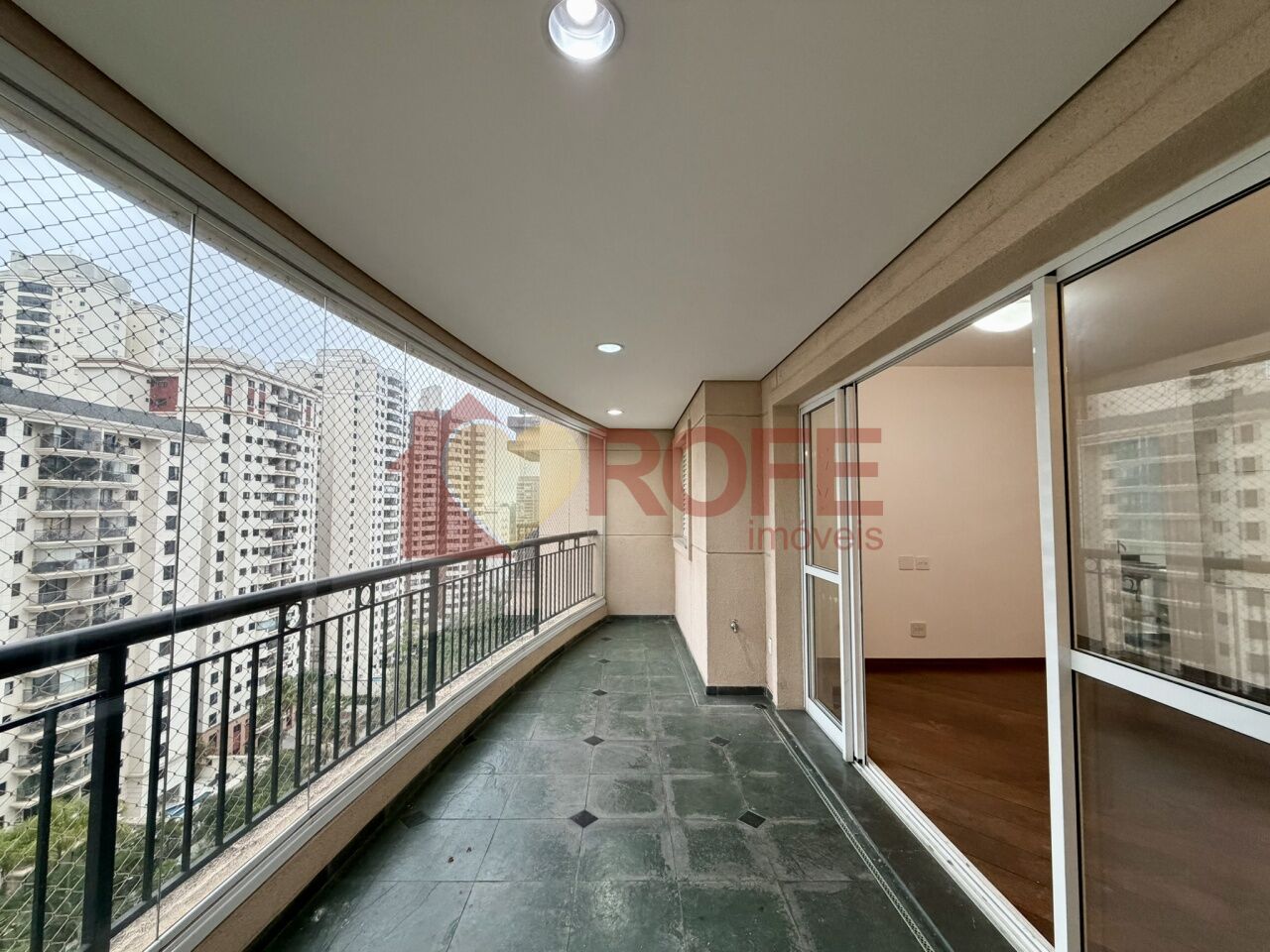 Foto 4 - RF48623