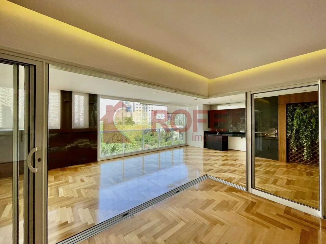 Foto 4 - RF48747