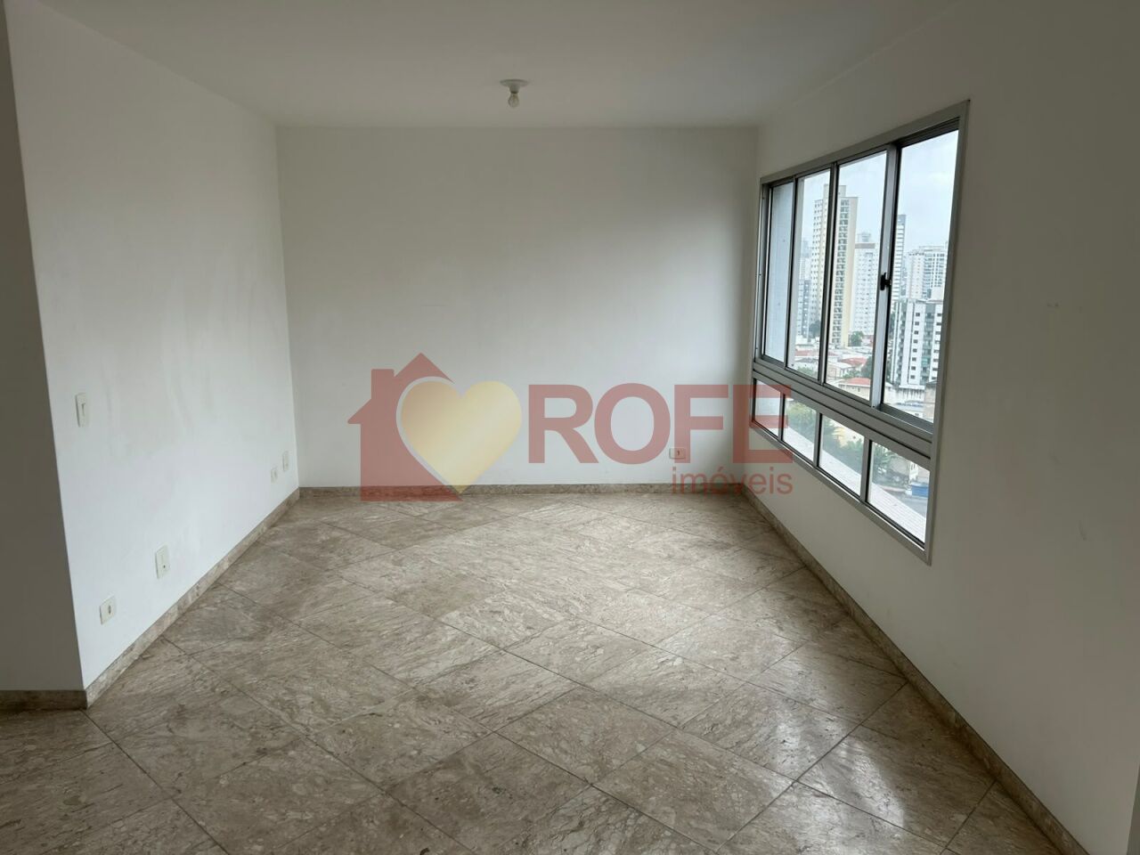 Foto 3 - RF48978