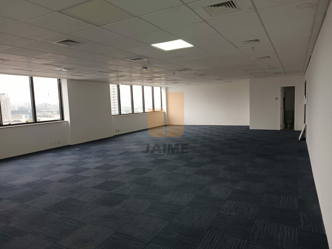 Conj. Comercial para Locação - Parque Industrial Tomas Edson