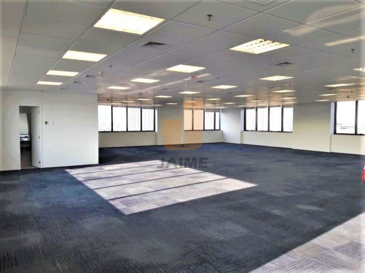 Conj. Comercial para Locação - Parque Industrial Tomas Edson