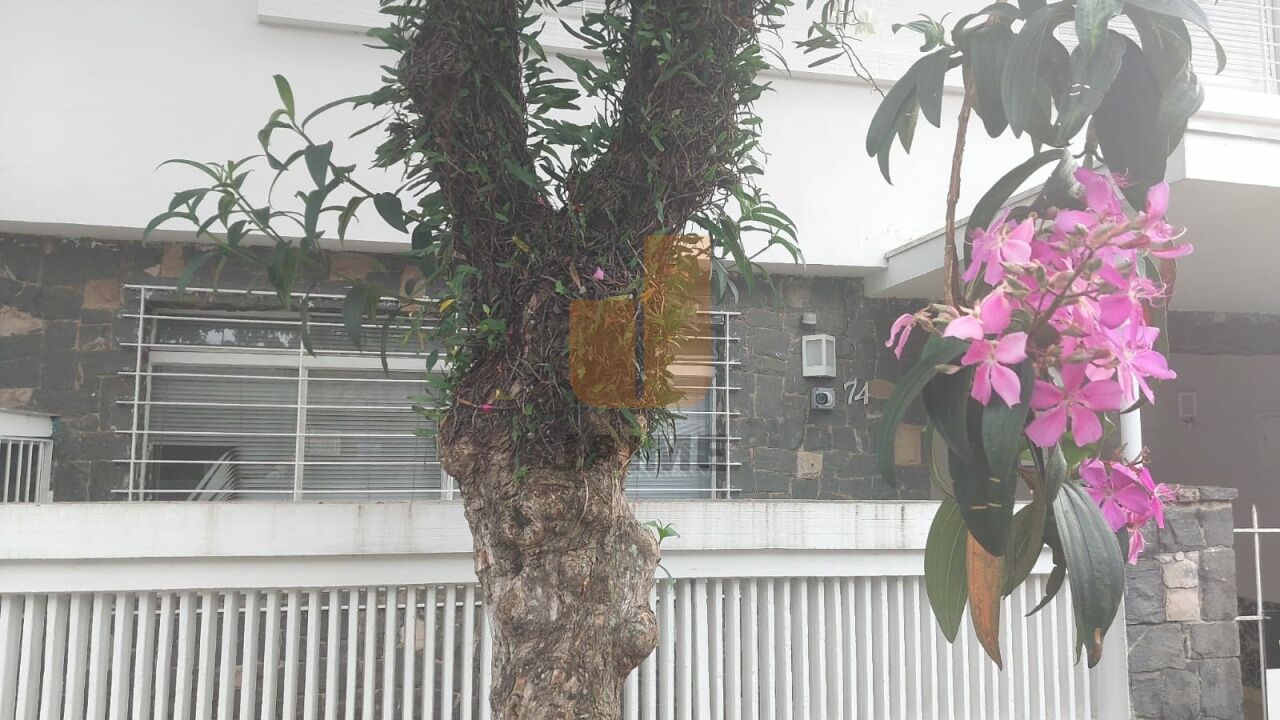 Casa Assobradada para Locação - Cidade Monções